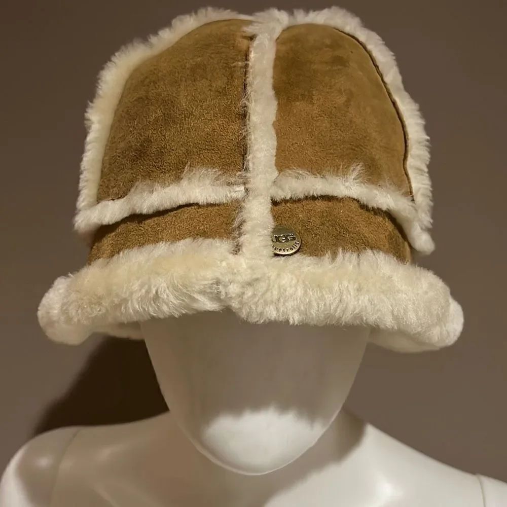UGG Shearling Bucket Hat One Size - Picture 3 of 9